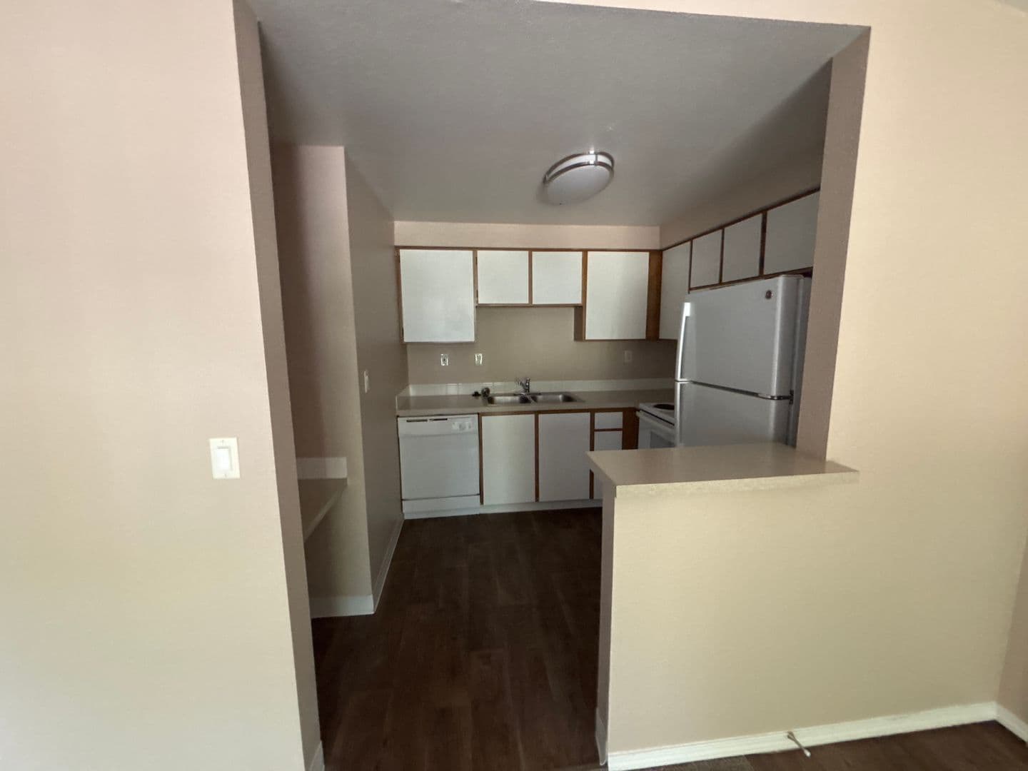 Happy Valley Apartment: 11408 SE 90th Ave