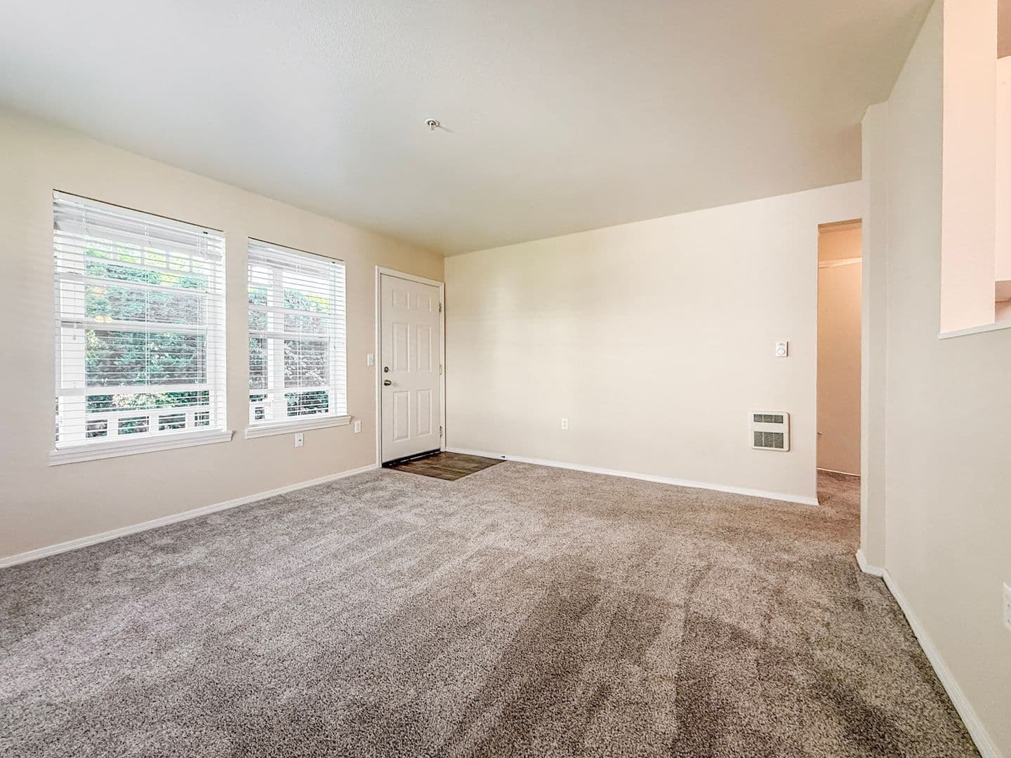Gresham Apartment: 800 NE Roberts Ave