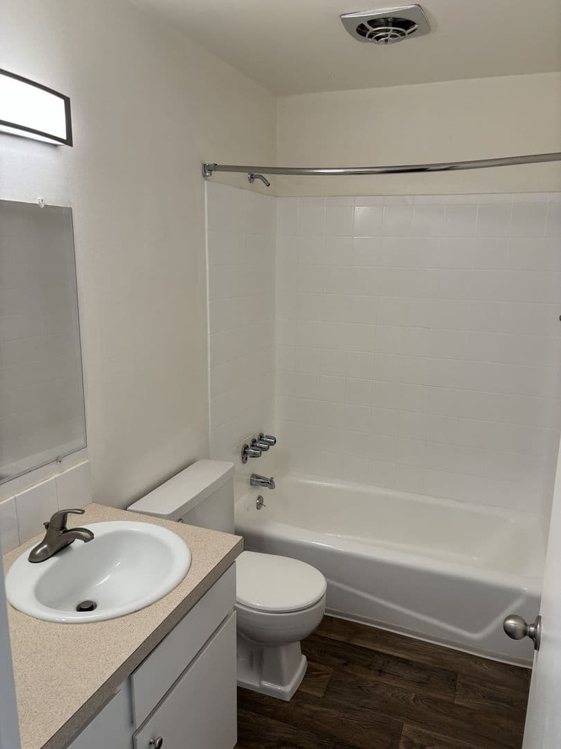Portland Apartment: 3223 SW 11th Ave