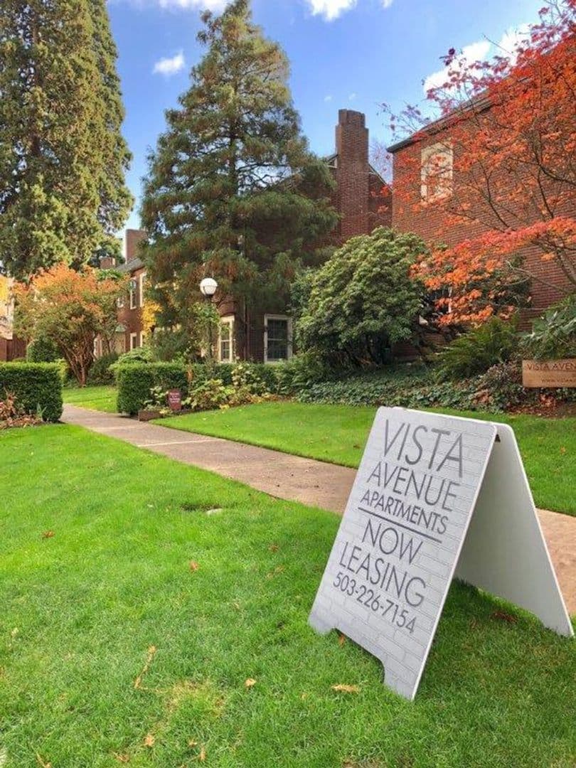 Portland Apartment: 810 SW Vista Ave