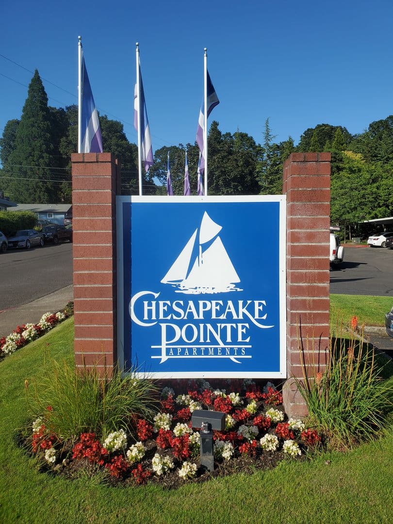Milwaukie Apartment: 4400 SE Naef Road