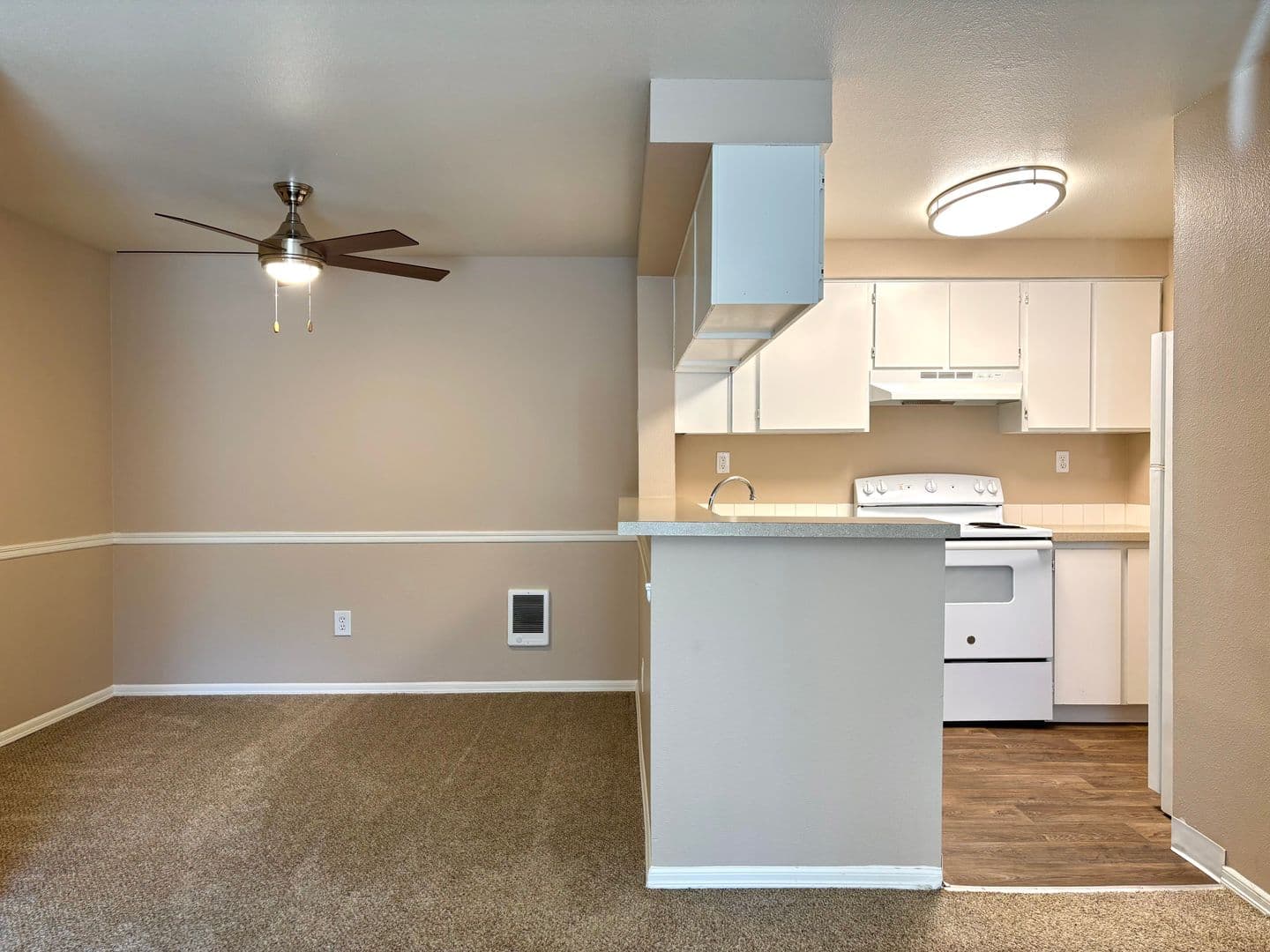Happy Valley Apartment: 11408 SE 90th Ave