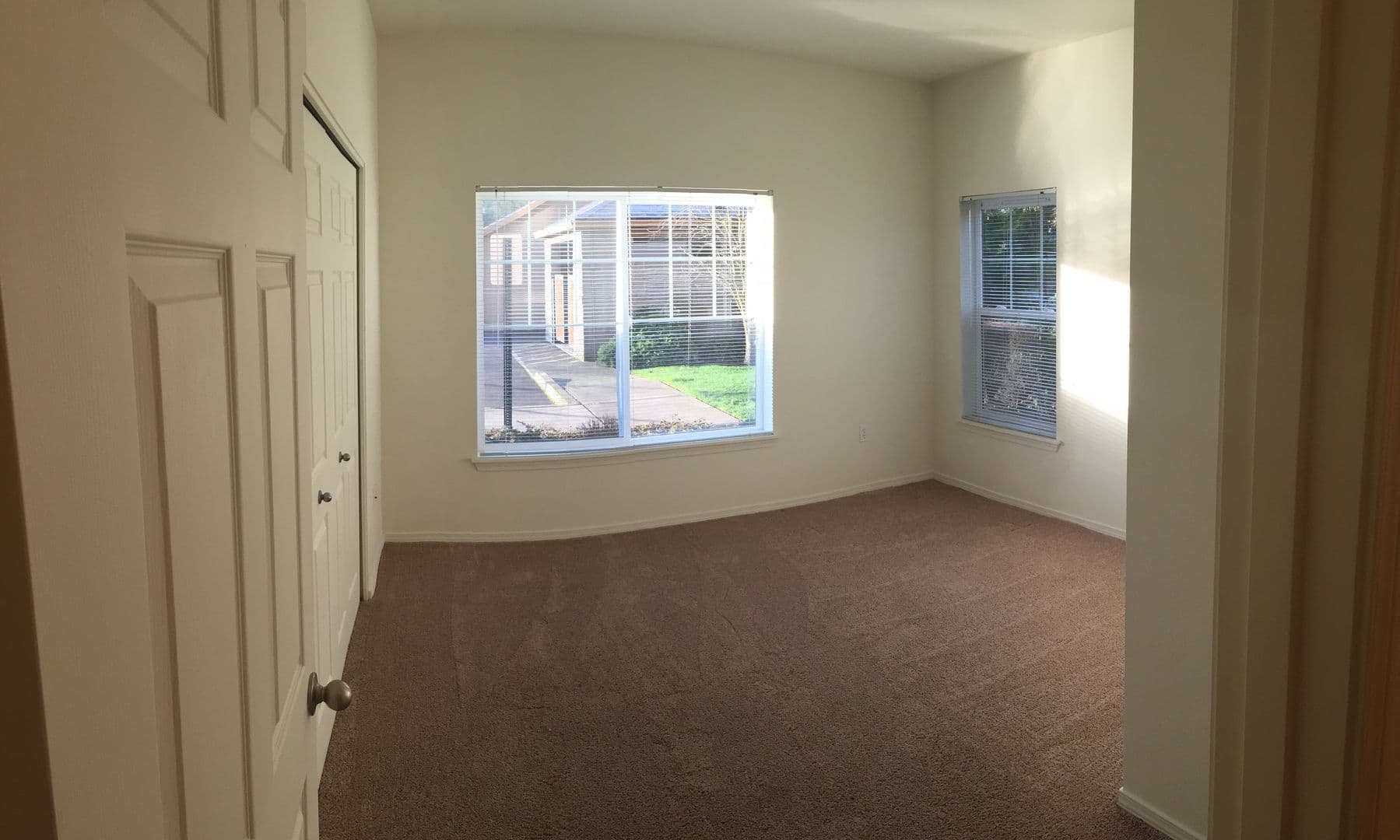 Hillsboro Apartment: 117 NE 25th Ave