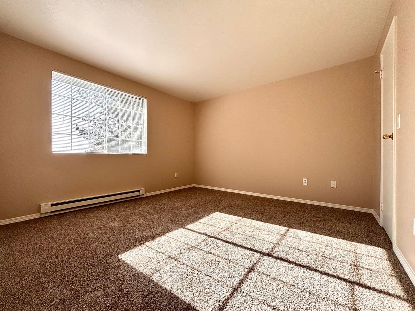 Happy Valley Apartment: 11408 SE 90th Ave