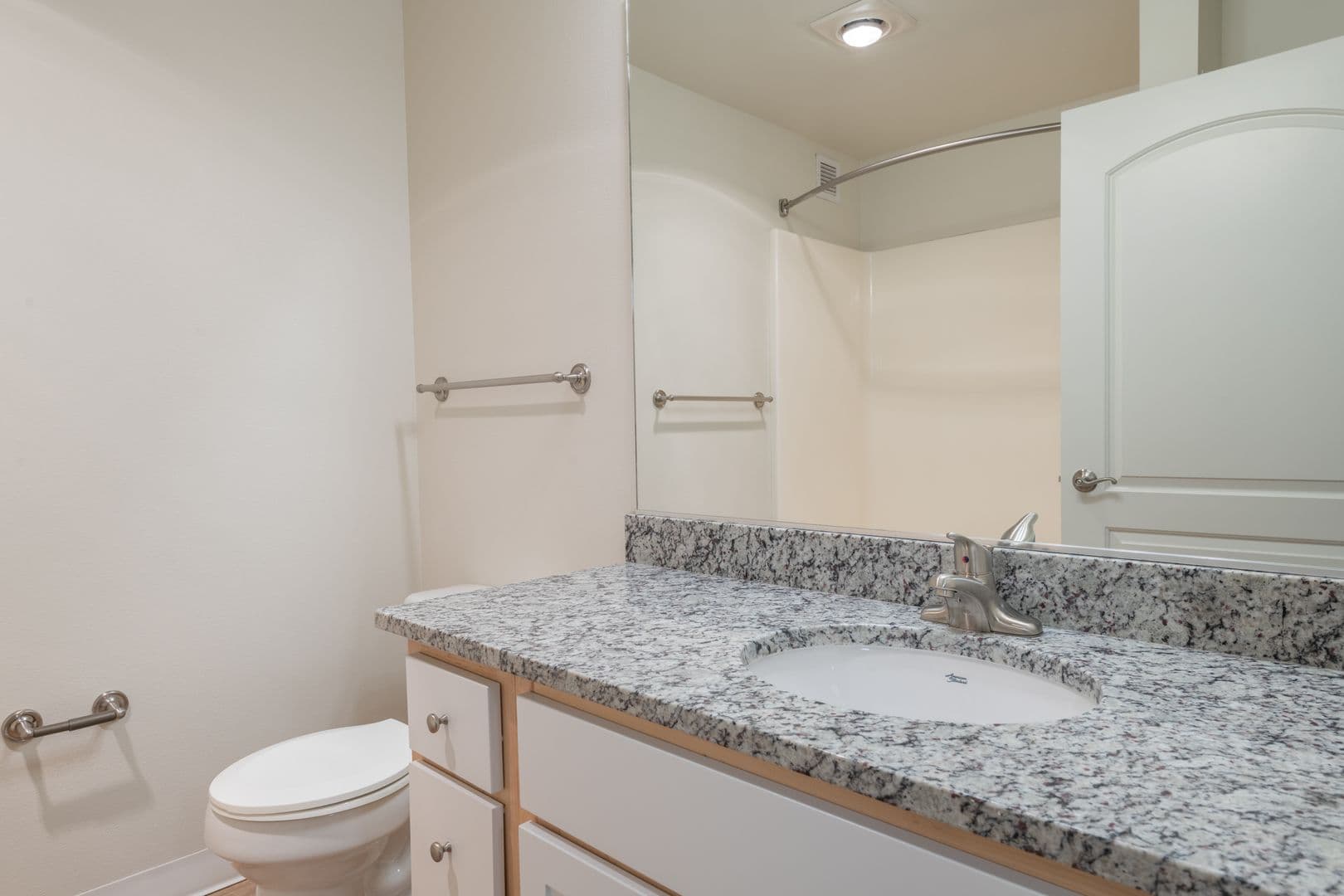 Portland Apartment: 303 NE 16th Ave