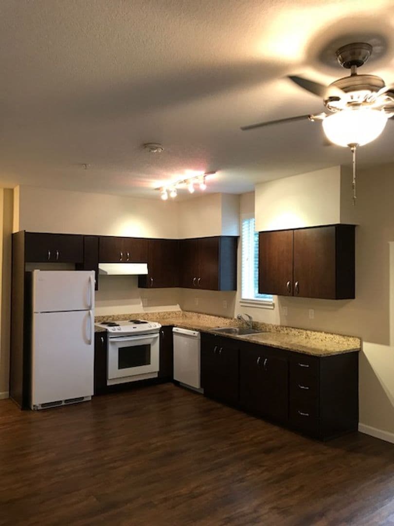Portland Apartment: 6855 N. Burlington Ave