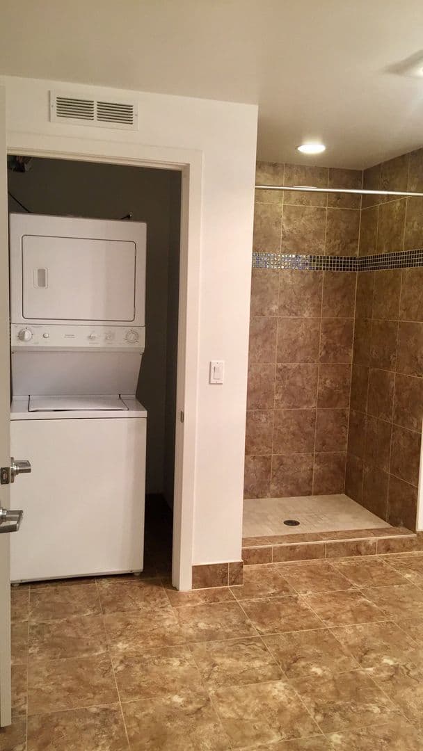 Portland Apartment: 1510 SE 44th