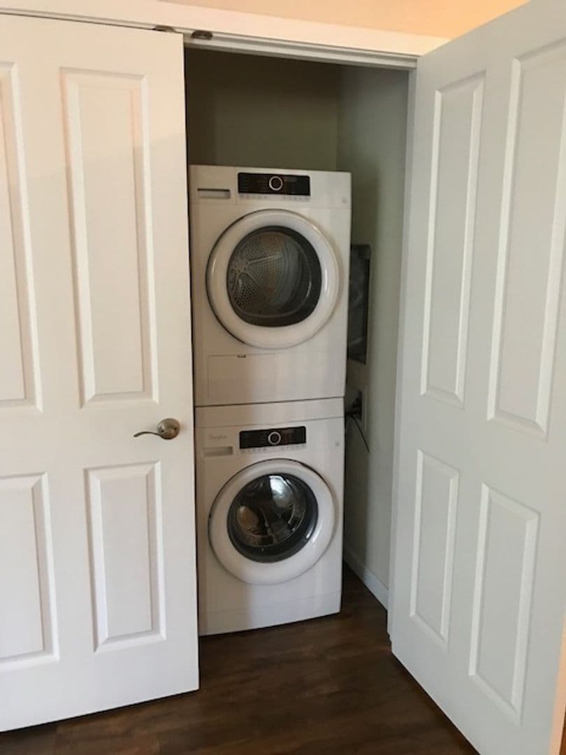 Portland Apartment: 6855 N. Burlington Ave