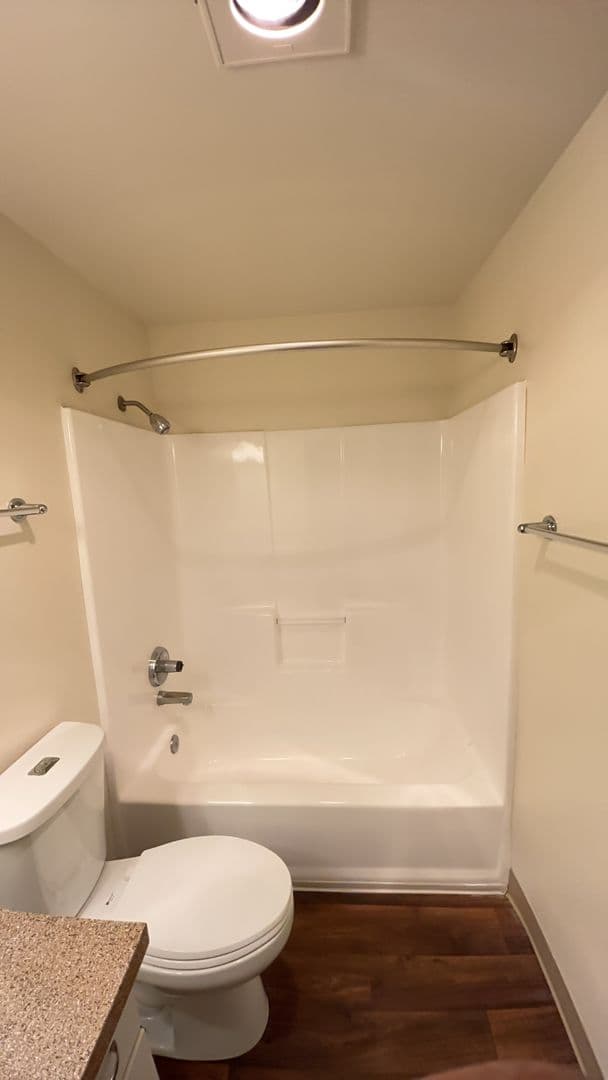 Newberg Apartment: 1401 N Springbrook Rd