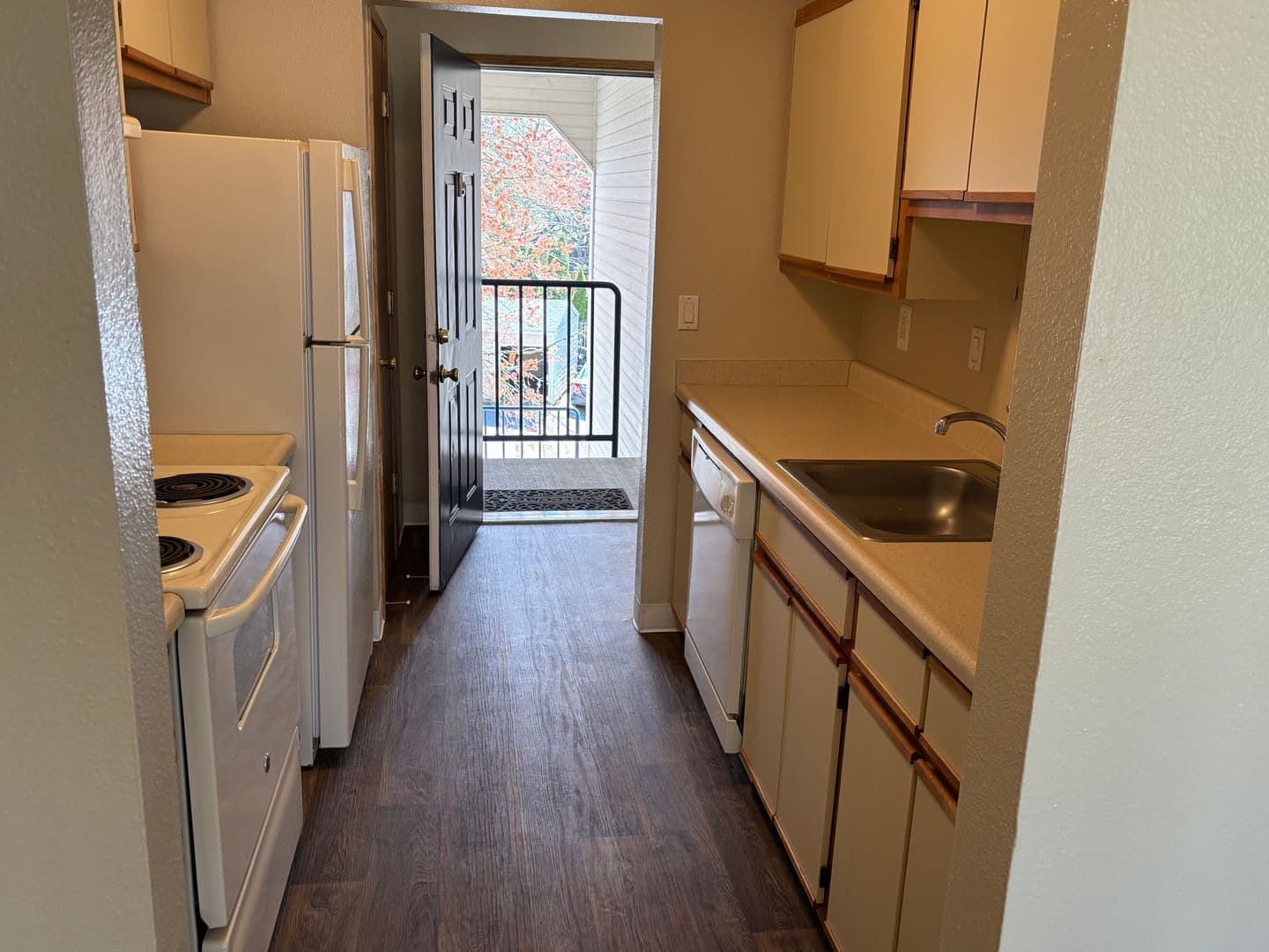 Milwaukie Apartment: 4400 SE Naef Road
