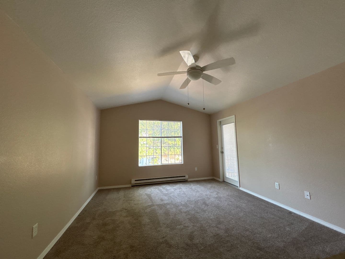 Happy Valley Apartment: 11408 SE 90th Ave