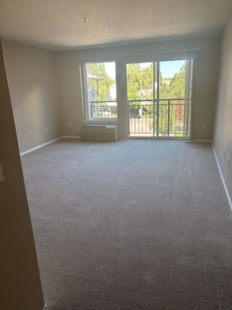 Portland Apartment: 1425 NE 7th Ave