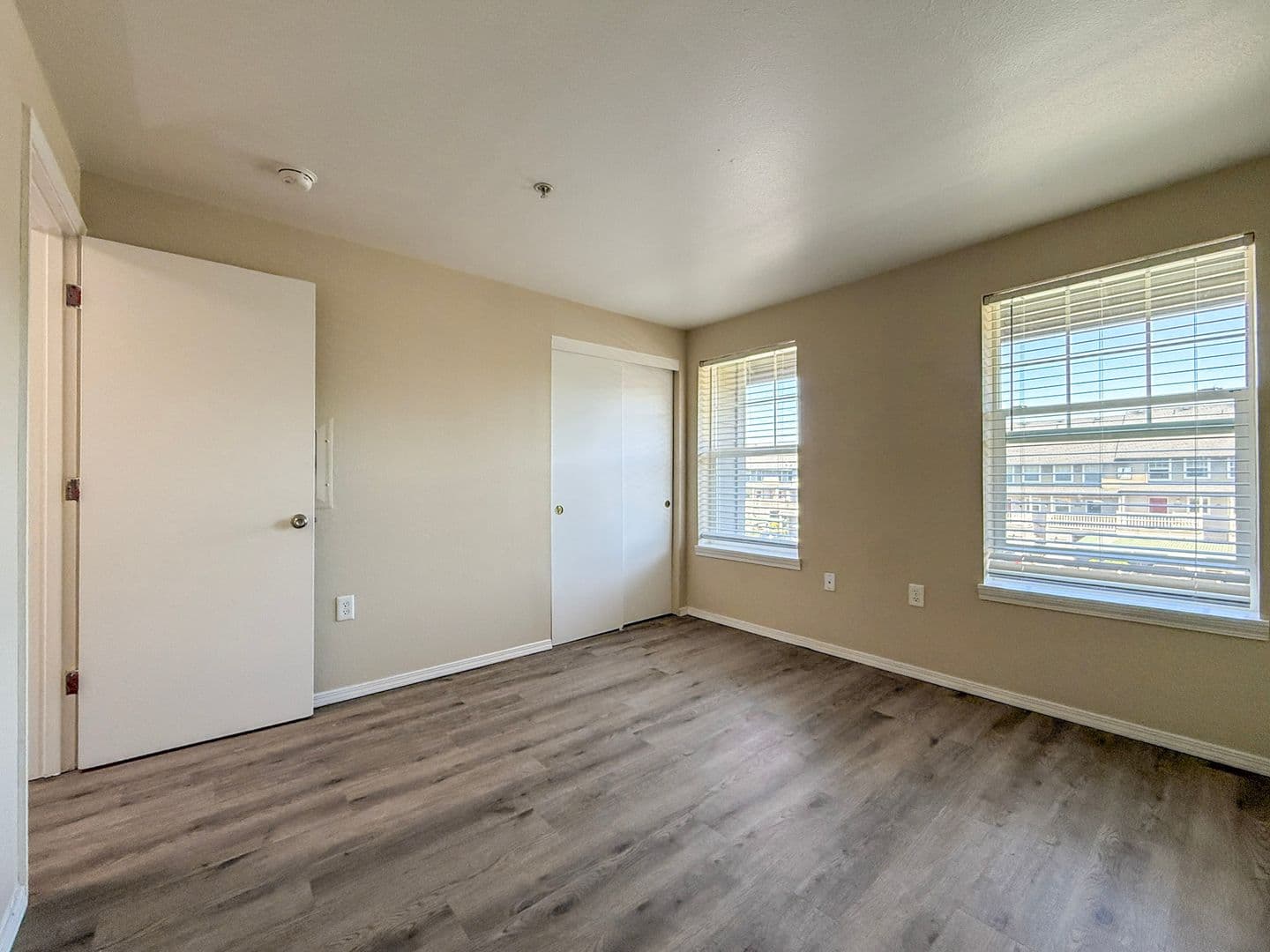 Gresham Apartment: 800 NE Roberts Ave