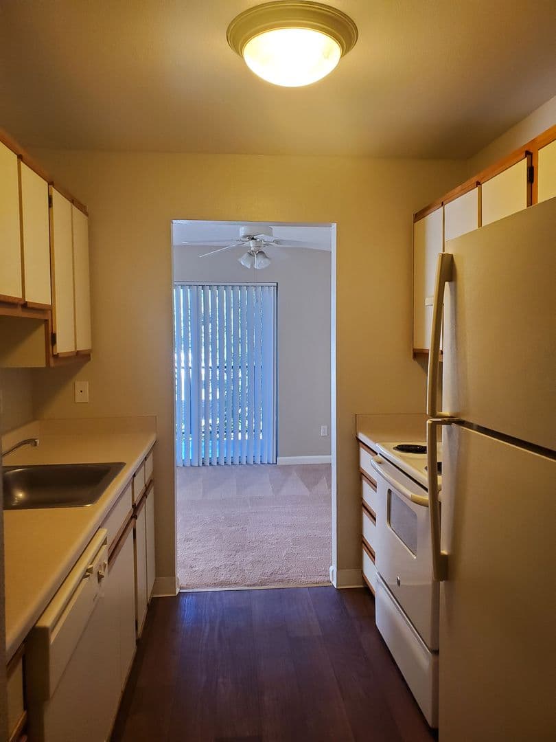 Milwaukie Apartment: 4400 SE Naef Road
