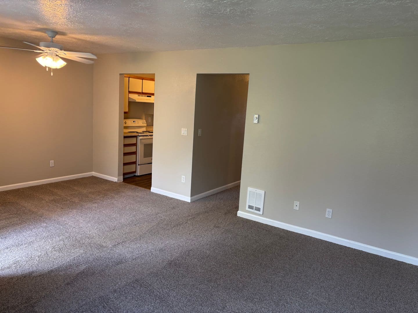 Milwaukie Apartment: 4400 SE Naef Road