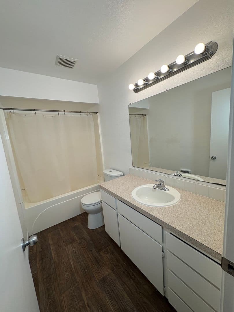Portland Apartment: 1402-1422 SW Hall St