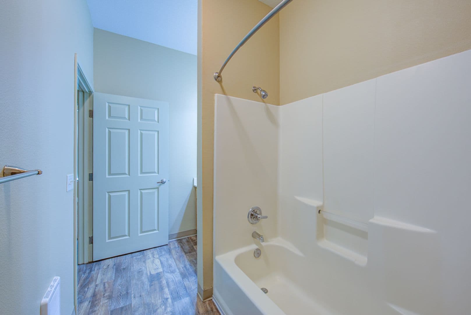 Portland Apartment: 1425 NE 7th Ave