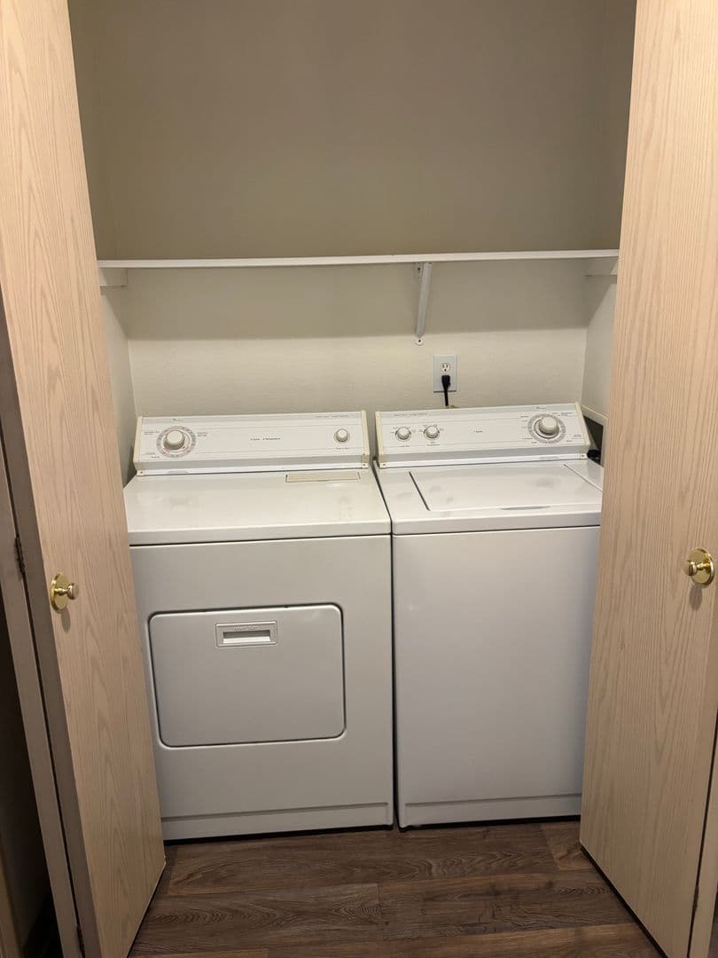 Roseburg Apartment: 2511 Edenbower Blvd