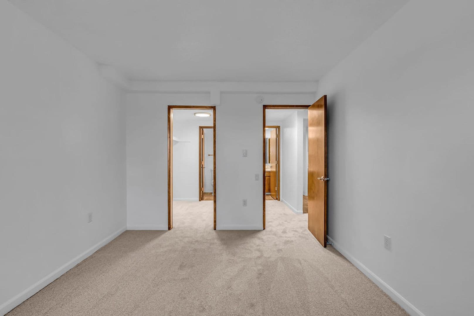 King City Apartment: 11773 SW King George Dr