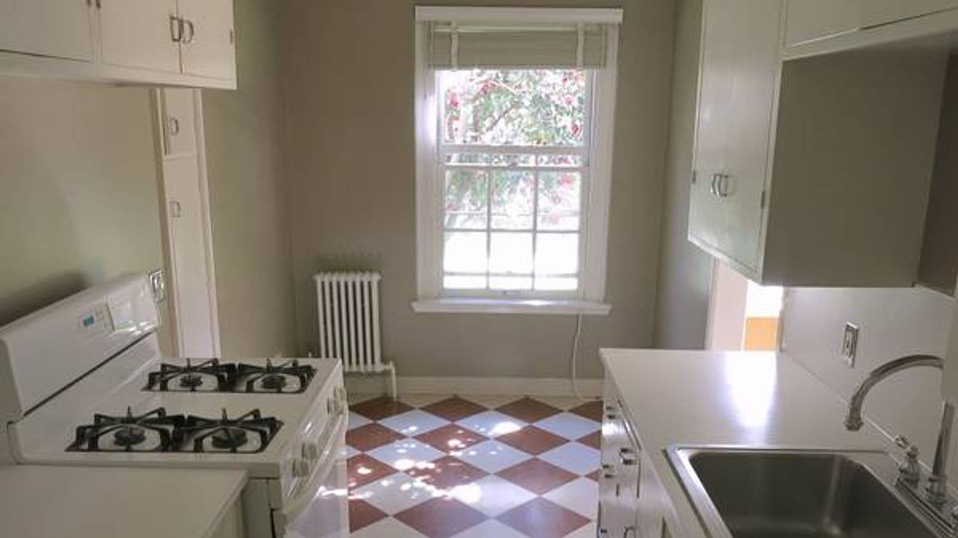 Portland Apartment: 810 SW Vista Ave
