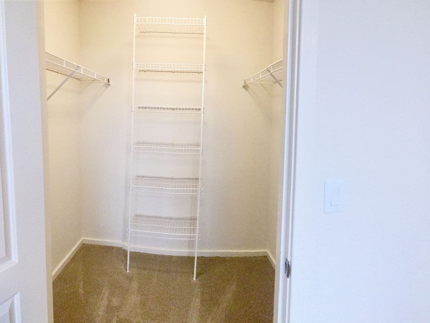 Portland Apartment: 303 NE 16th Ave