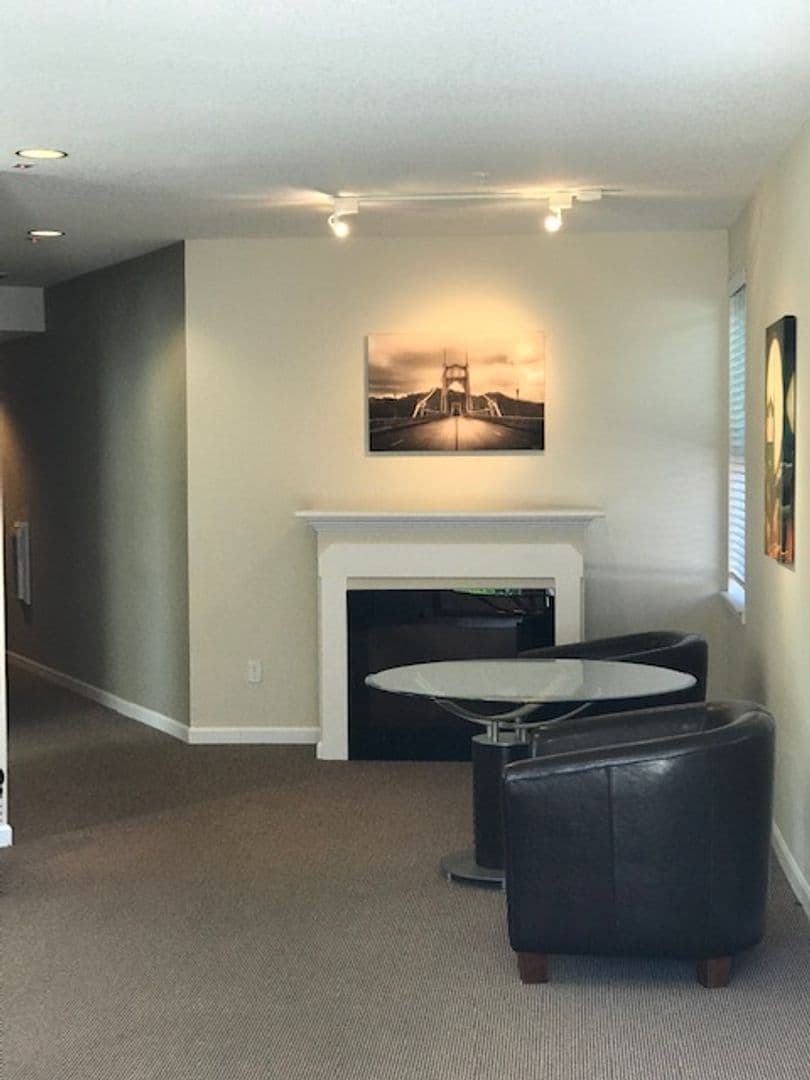 Portland Apartment: 6855 N. Burlington Ave