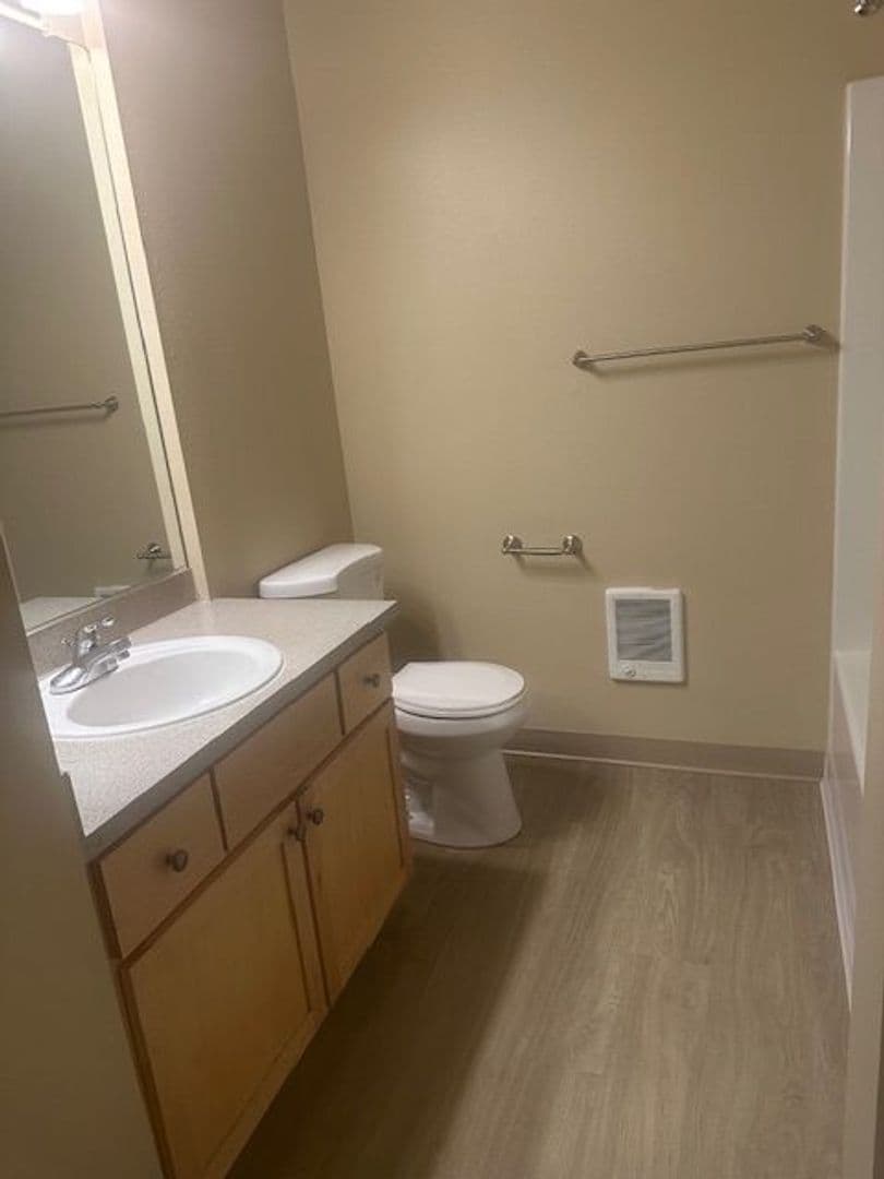 Portland Apartment: 1425 NE 7th Ave