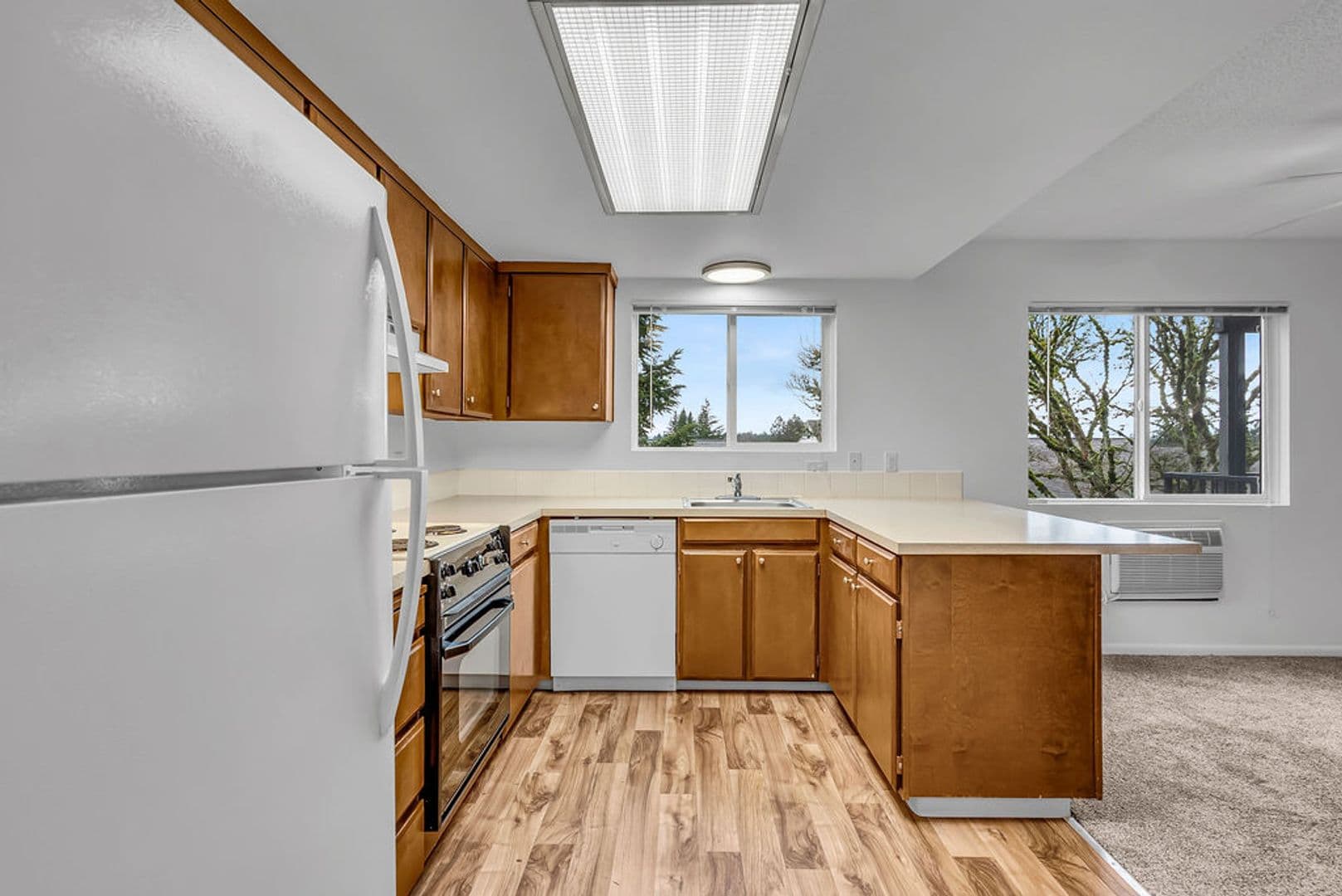 King City Apartment: 11773 SW King George Dr