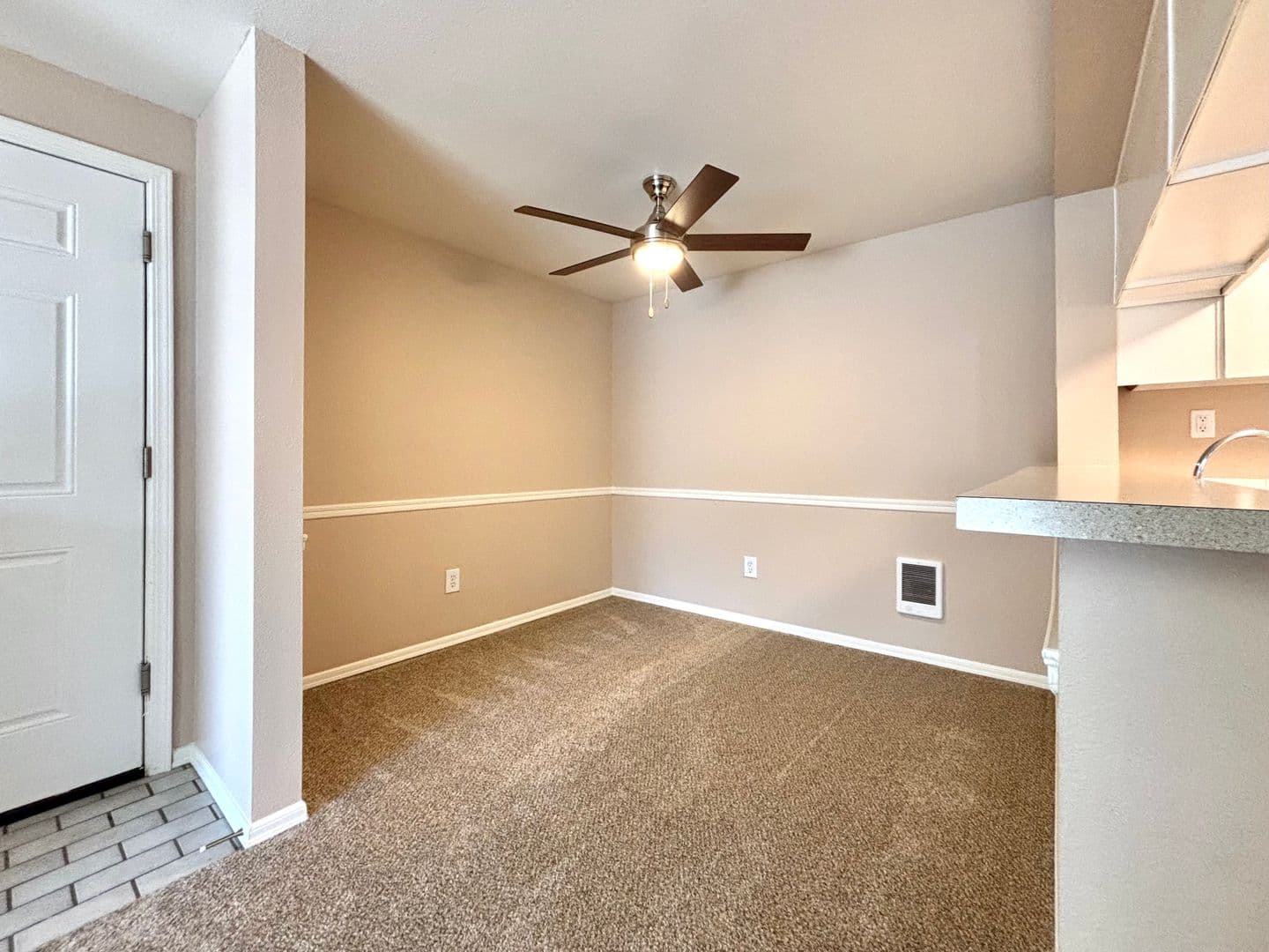 Happy Valley Apartment: 11408 SE 90th Ave