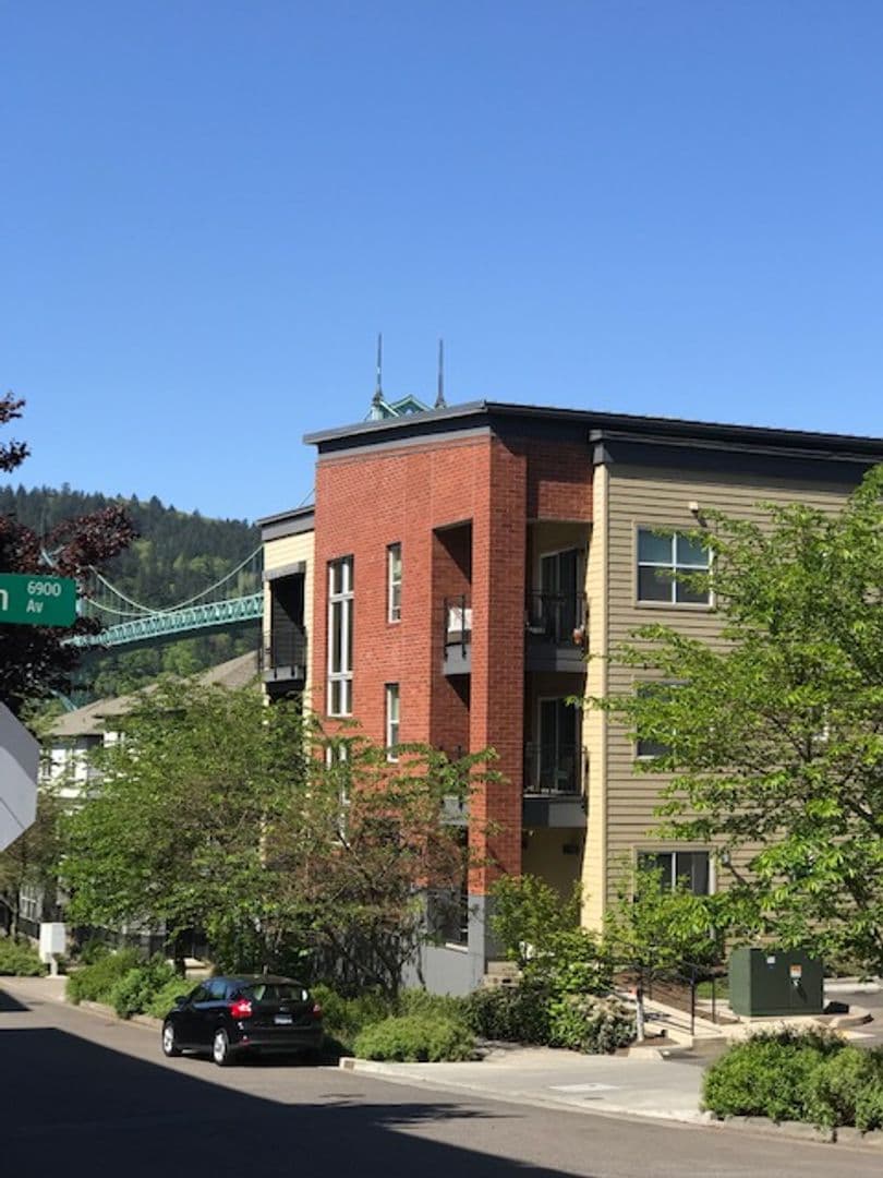 Portland Apartment: 6855 N. Burlington Ave