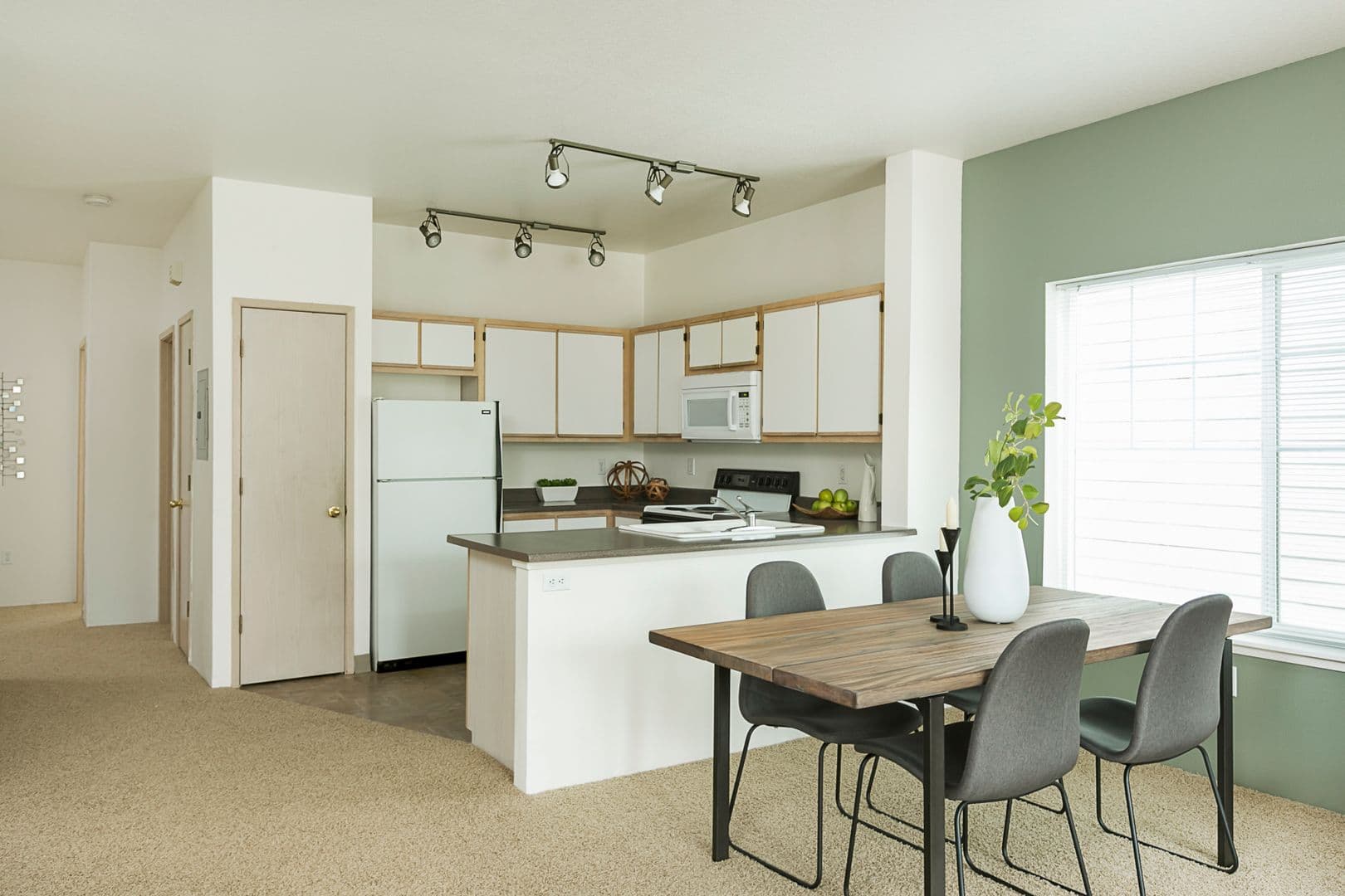 Portland Apartment: 10706 SW Capitol Hwy