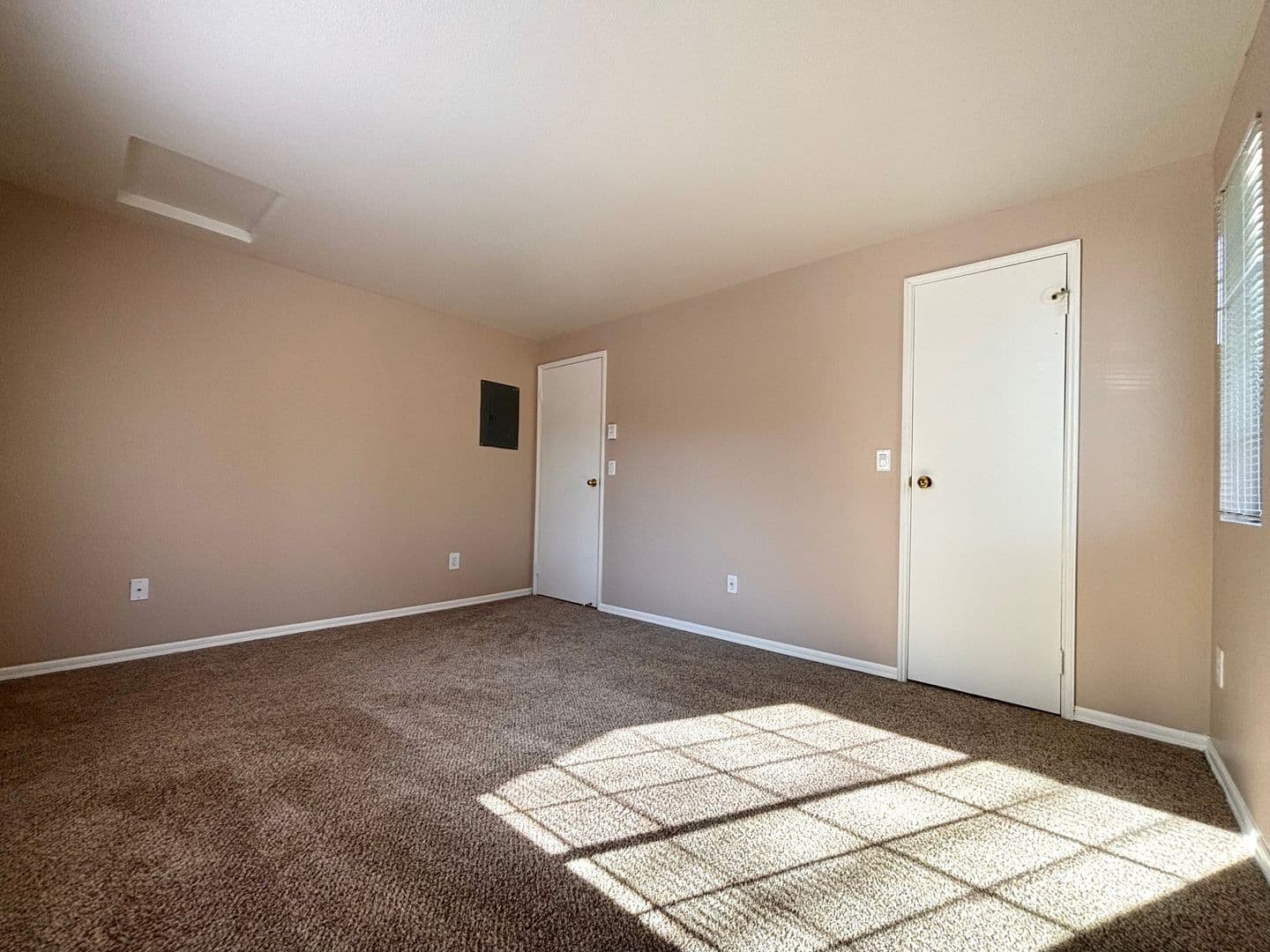 Happy Valley Apartment: 11408 SE 90th Ave