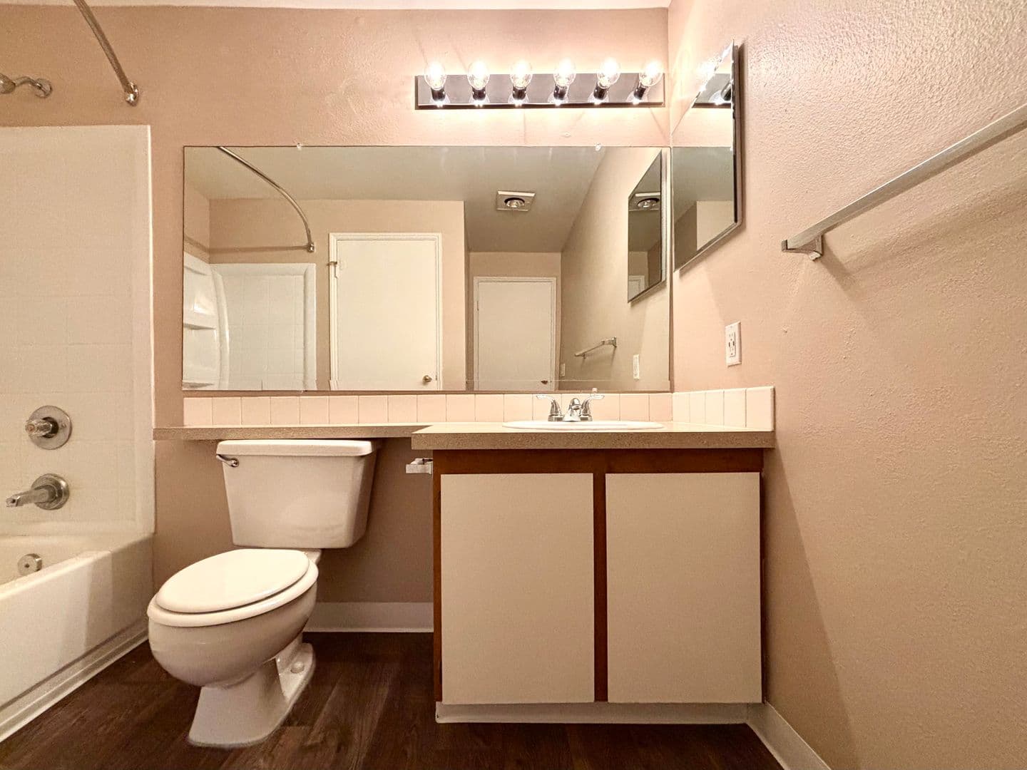 Happy Valley Apartment: 11408 SE 90th Ave