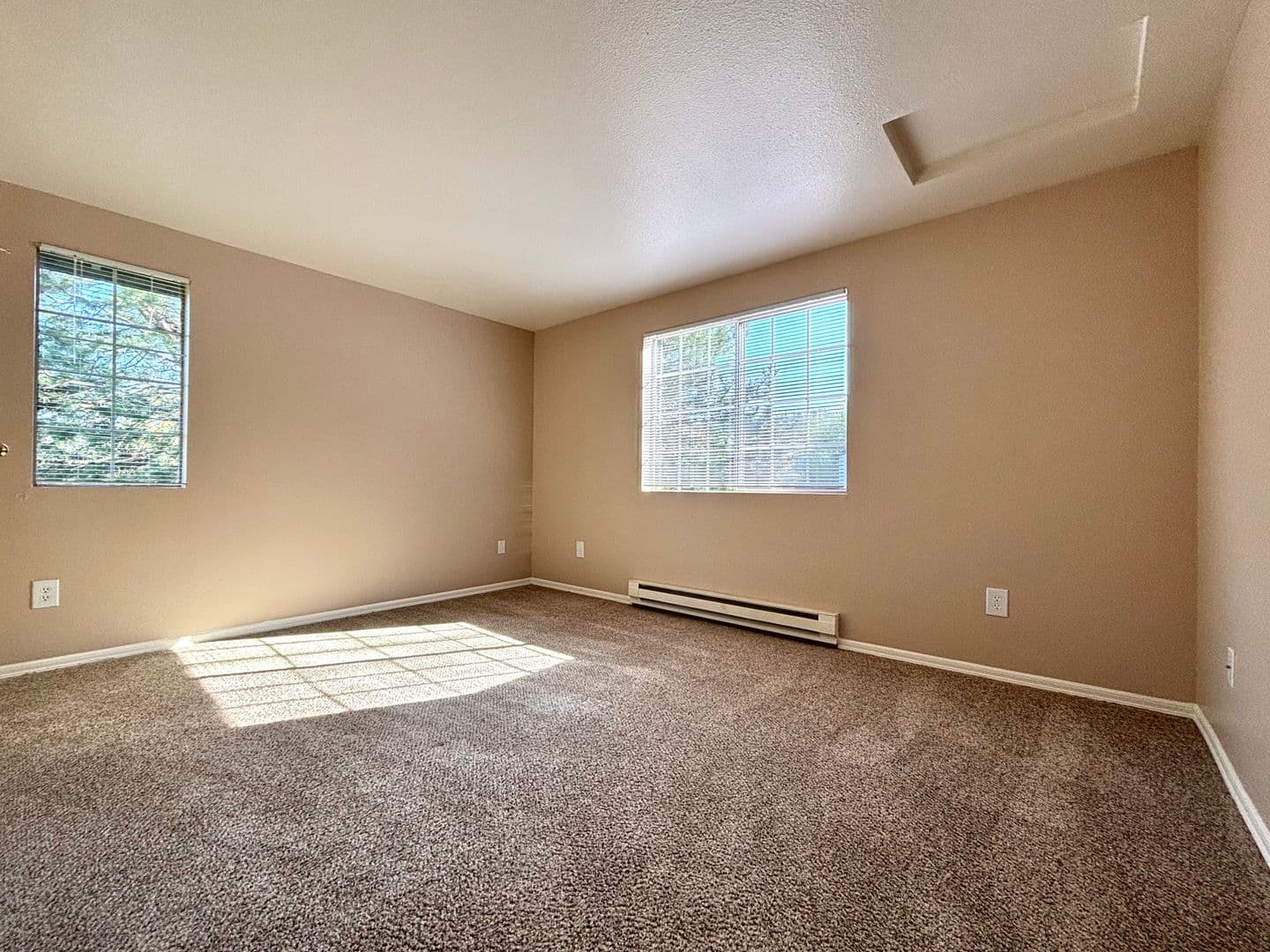 Happy Valley Apartment: 11408 SE 90th Ave