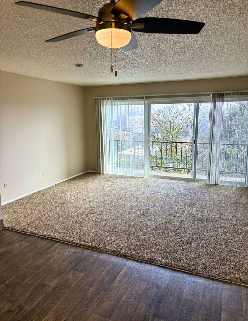 Portland Apartment: 3223 SW 11th Ave