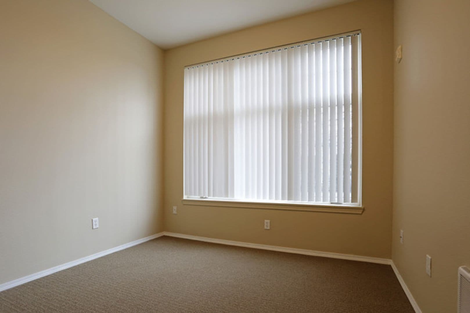 Portland Apartment: 1425 NE 7th Ave