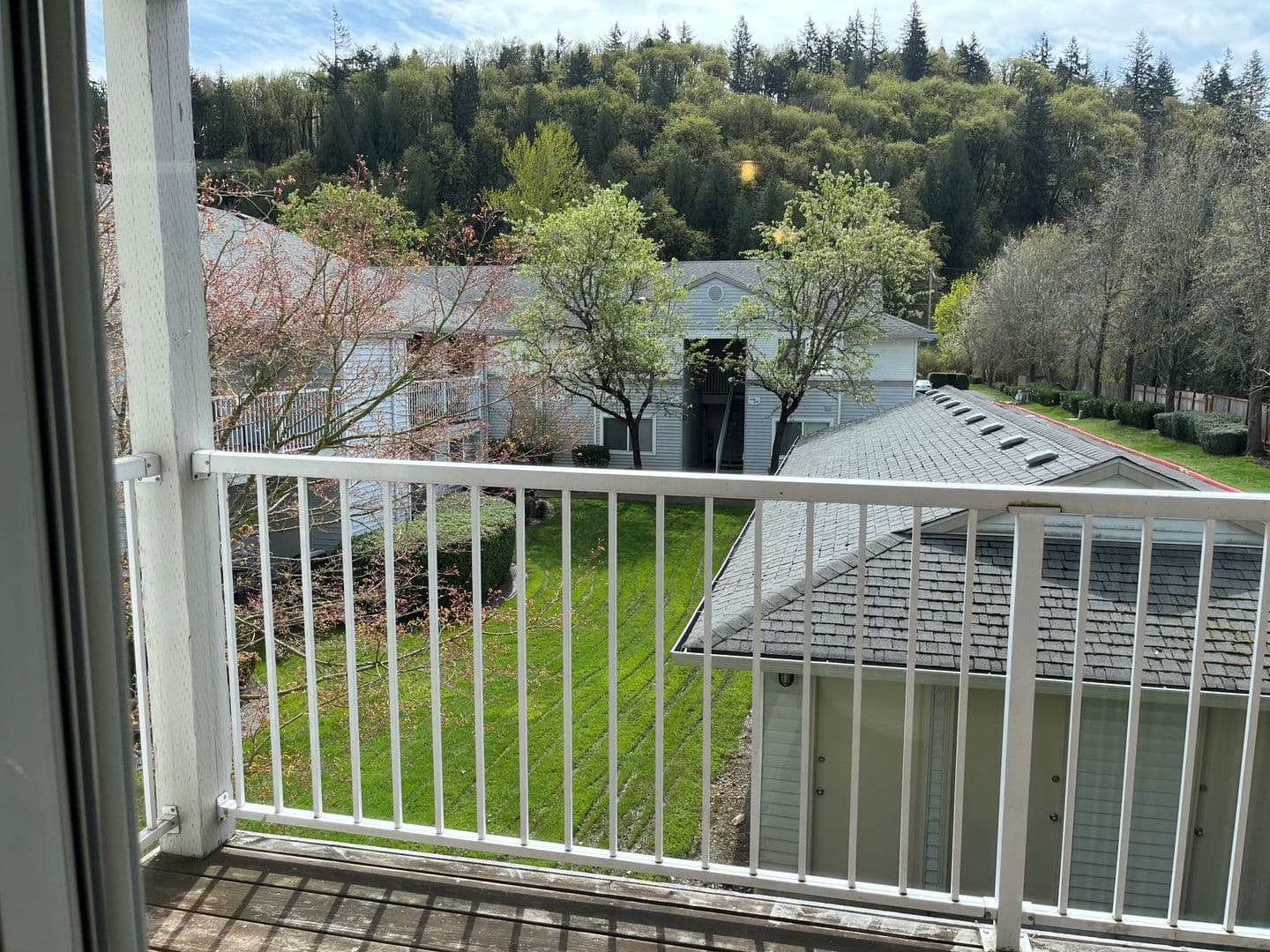 Gresham Apartment: 4850 SW 11th St