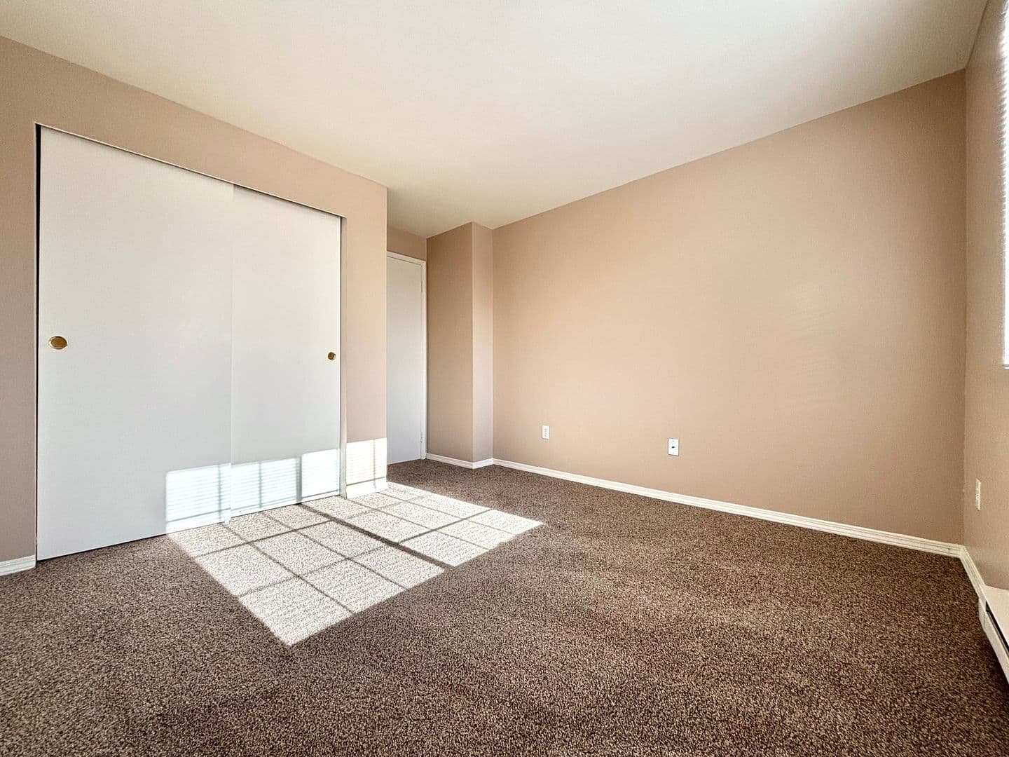 Happy Valley Apartment: 11408 SE 90th Ave
