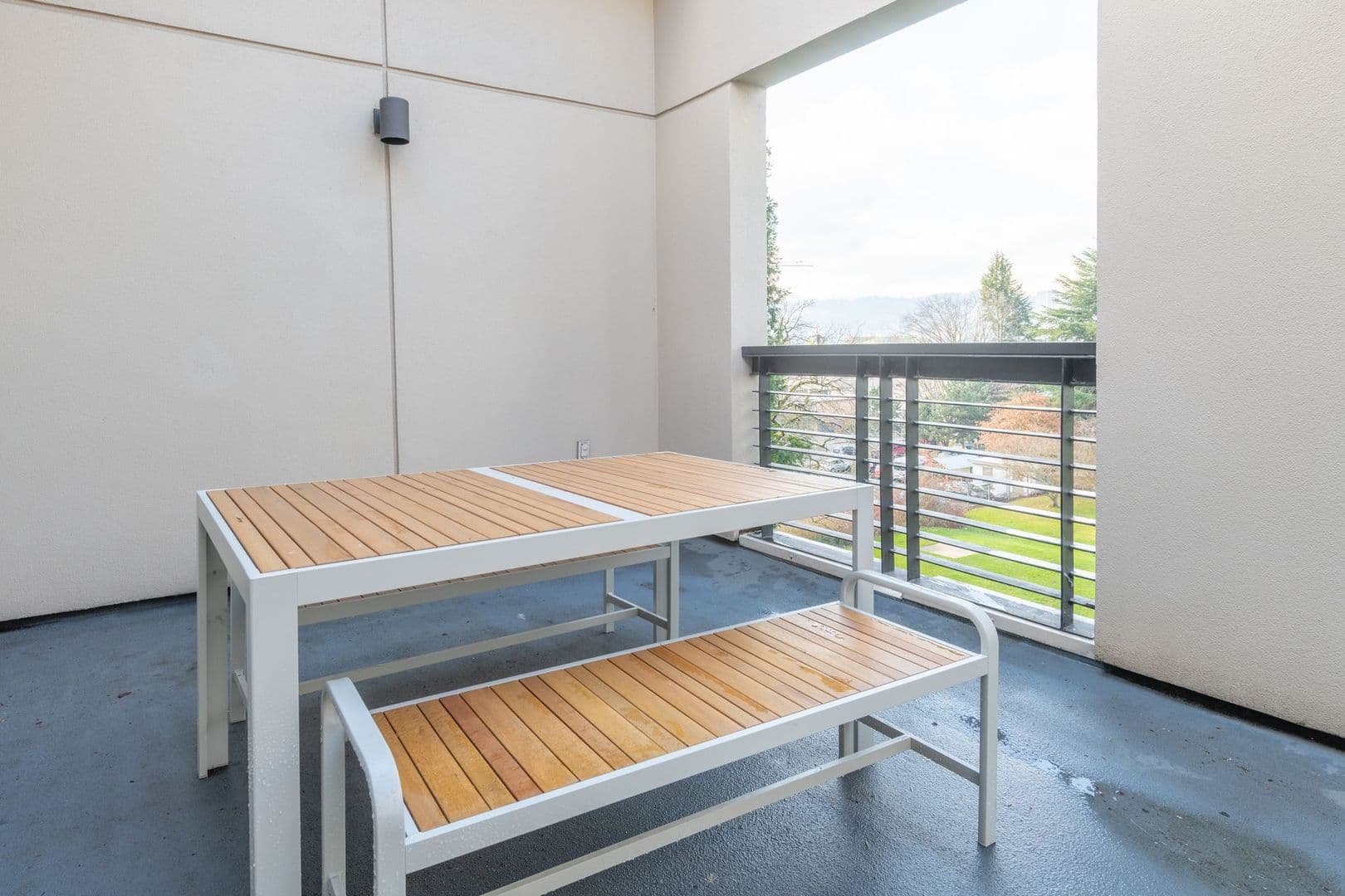 Portland Apartment: 303 NE 16th Ave