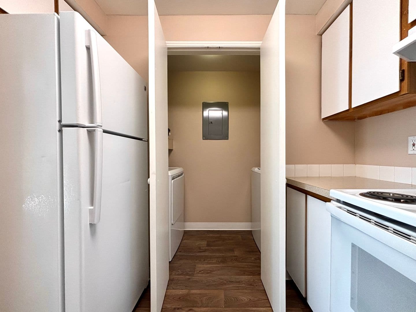Happy Valley Apartment: 11408 SE 90th Ave
