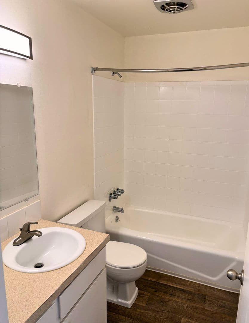 Portland Apartment: 3223 SW 11th Ave