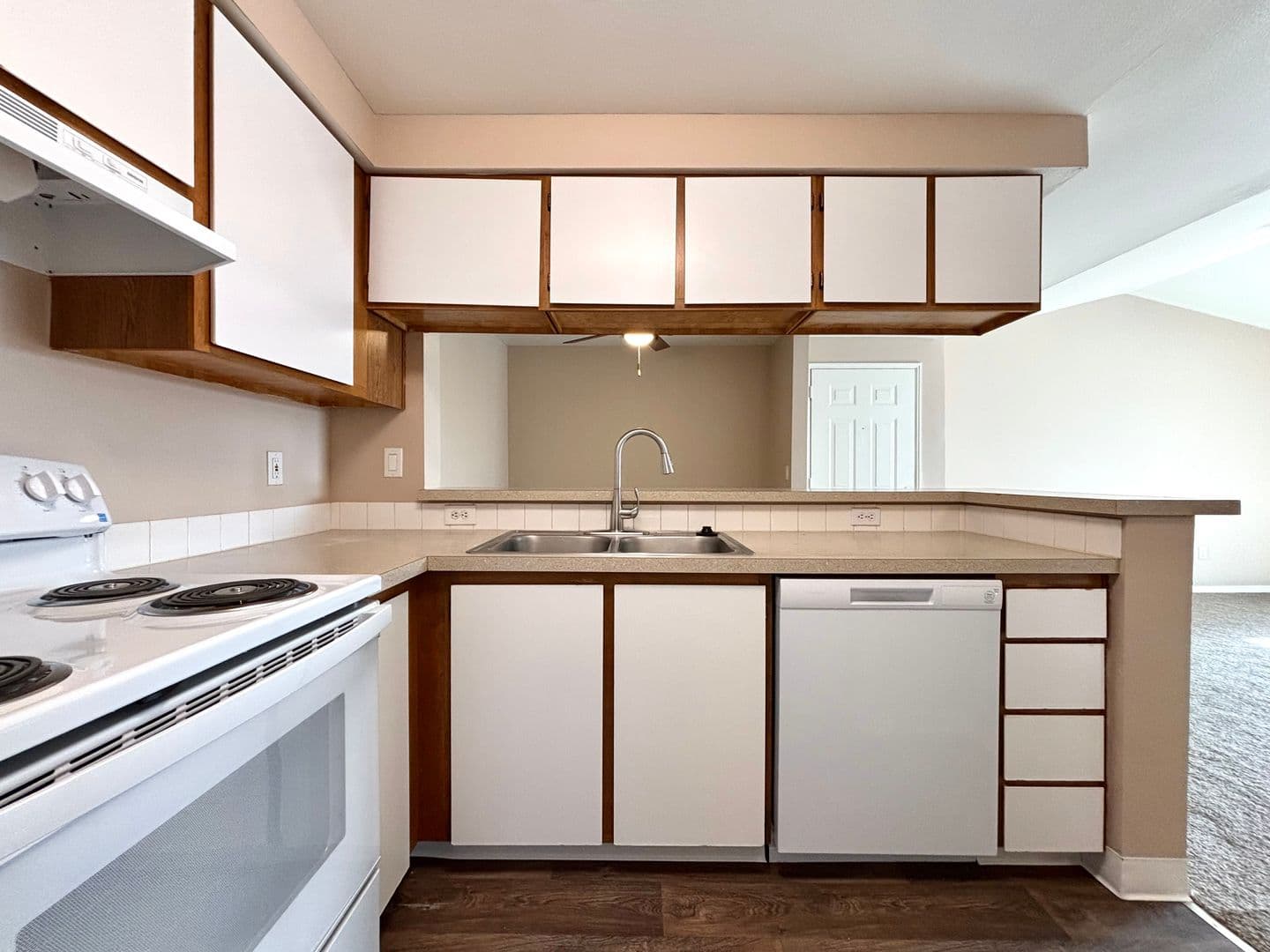 Happy Valley Apartment: 11408 SE 90th Ave