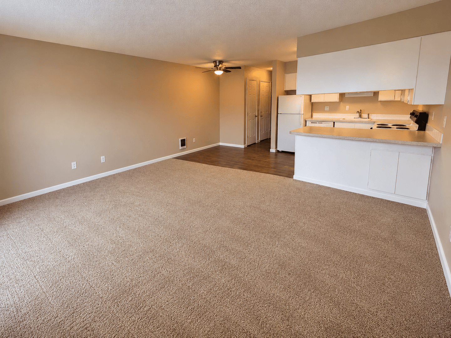 Portland Apartment: 1402-1422 SW Hall St