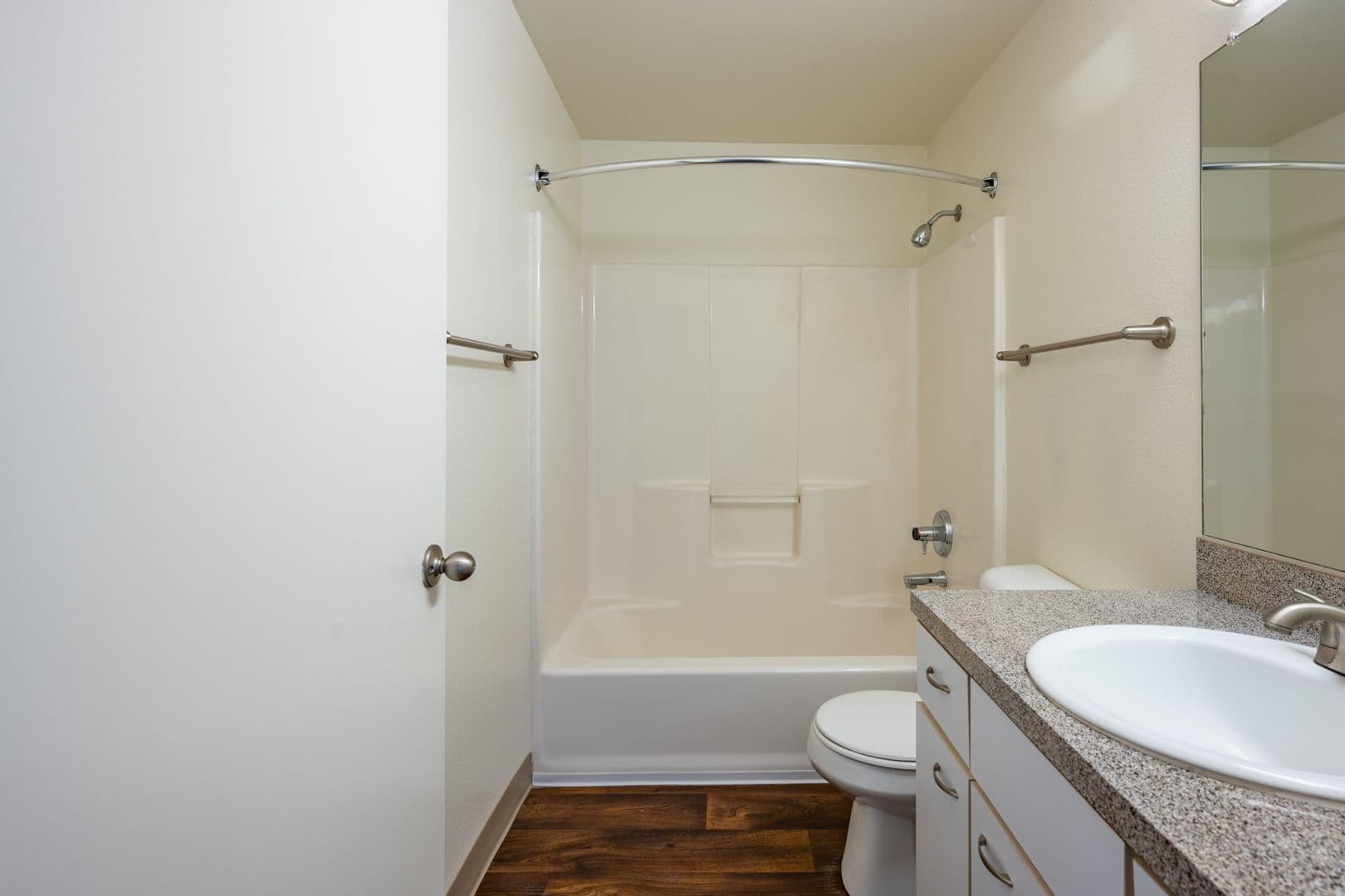 Newberg Apartment: 1401 N Springbrook Rd