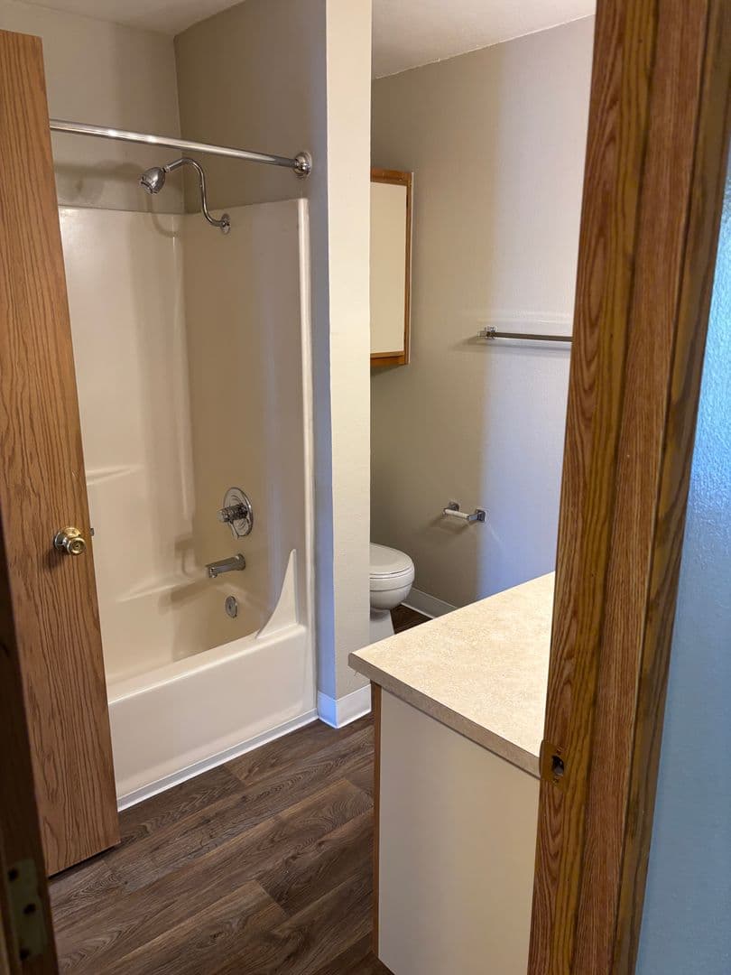 Milwaukie Apartment: 4400 SE Naef Road