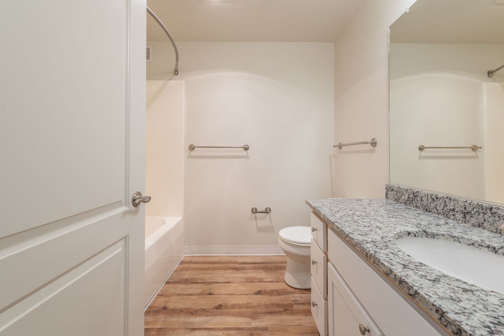 Portland Apartment: 303 NE 16th Ave