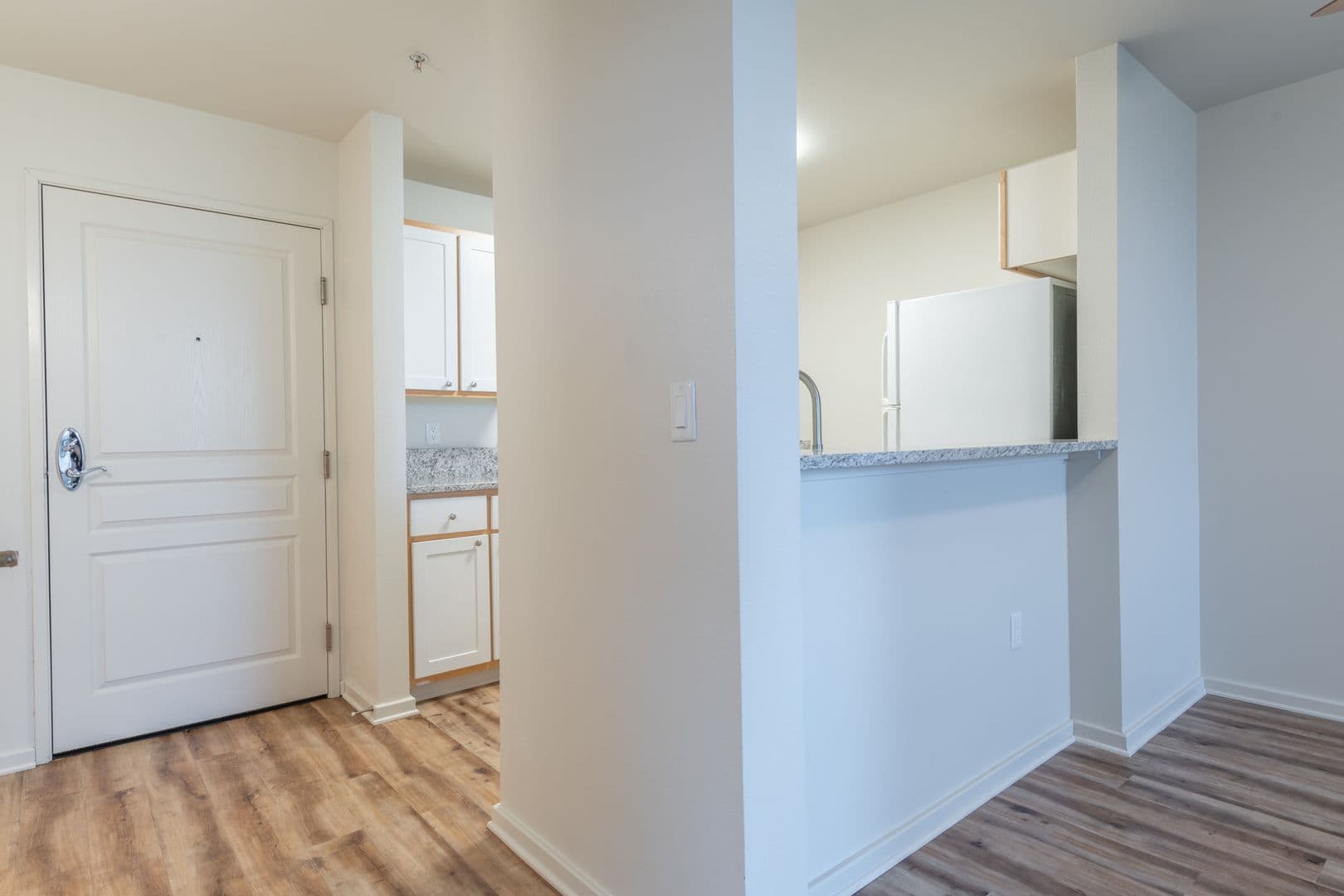 Portland Apartment: 303 NE 16th Ave