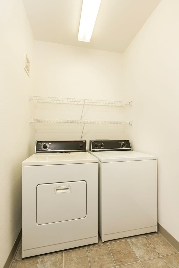 Portland Apartment: 10706 SW Capitol Hwy