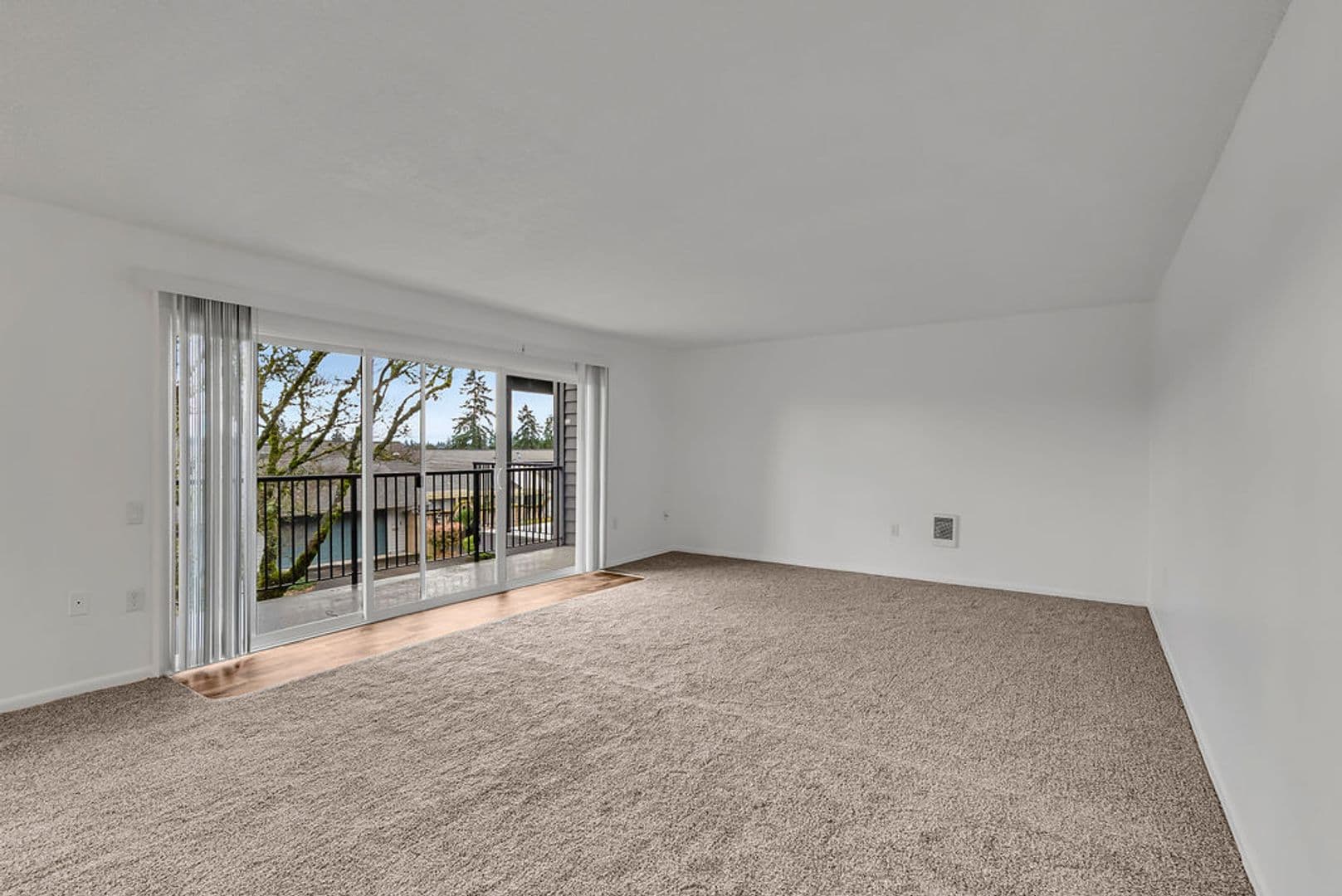 King City Apartment: 11773 SW King George Dr