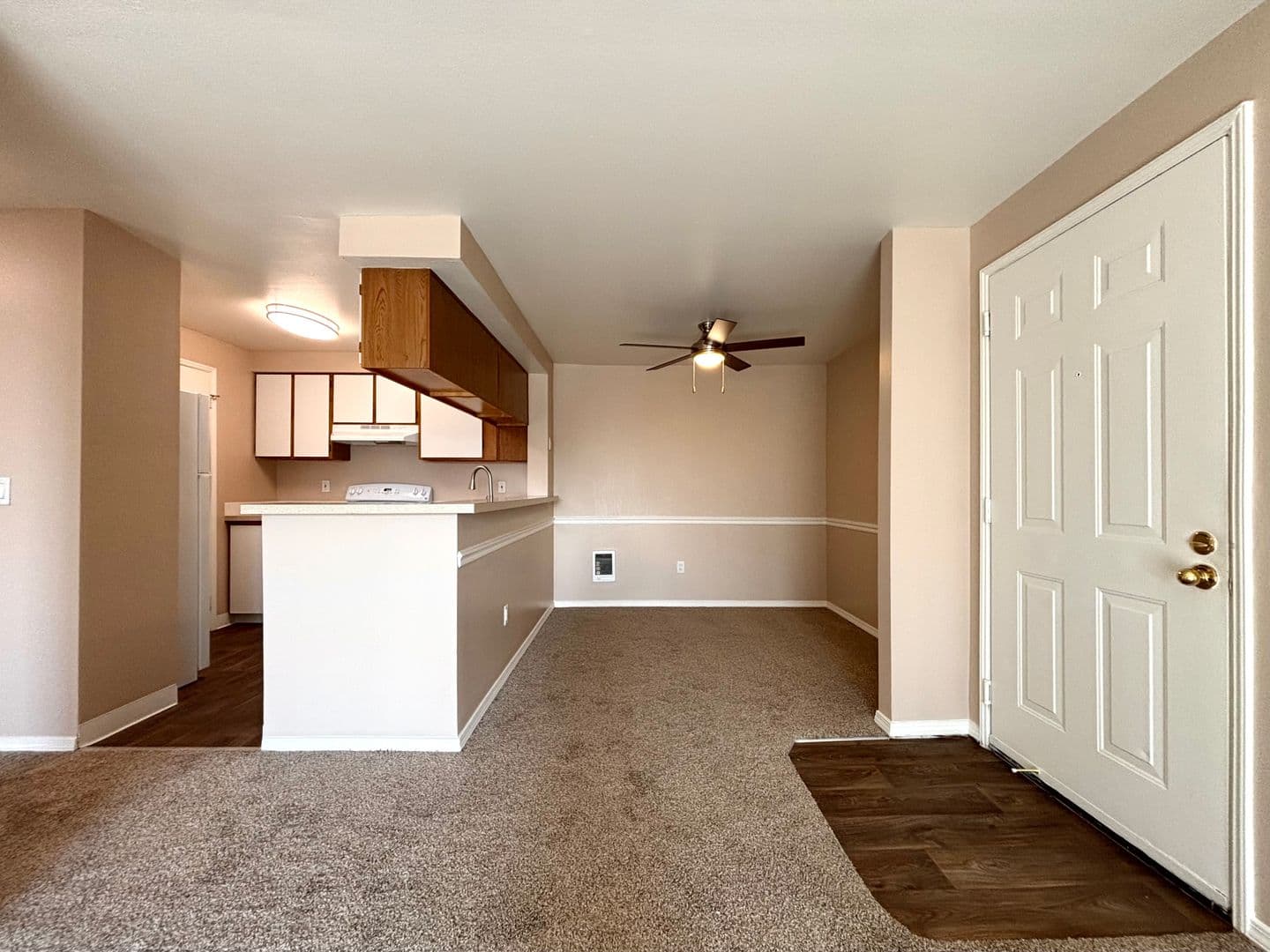Happy Valley Apartment: 11408 SE 90th Ave